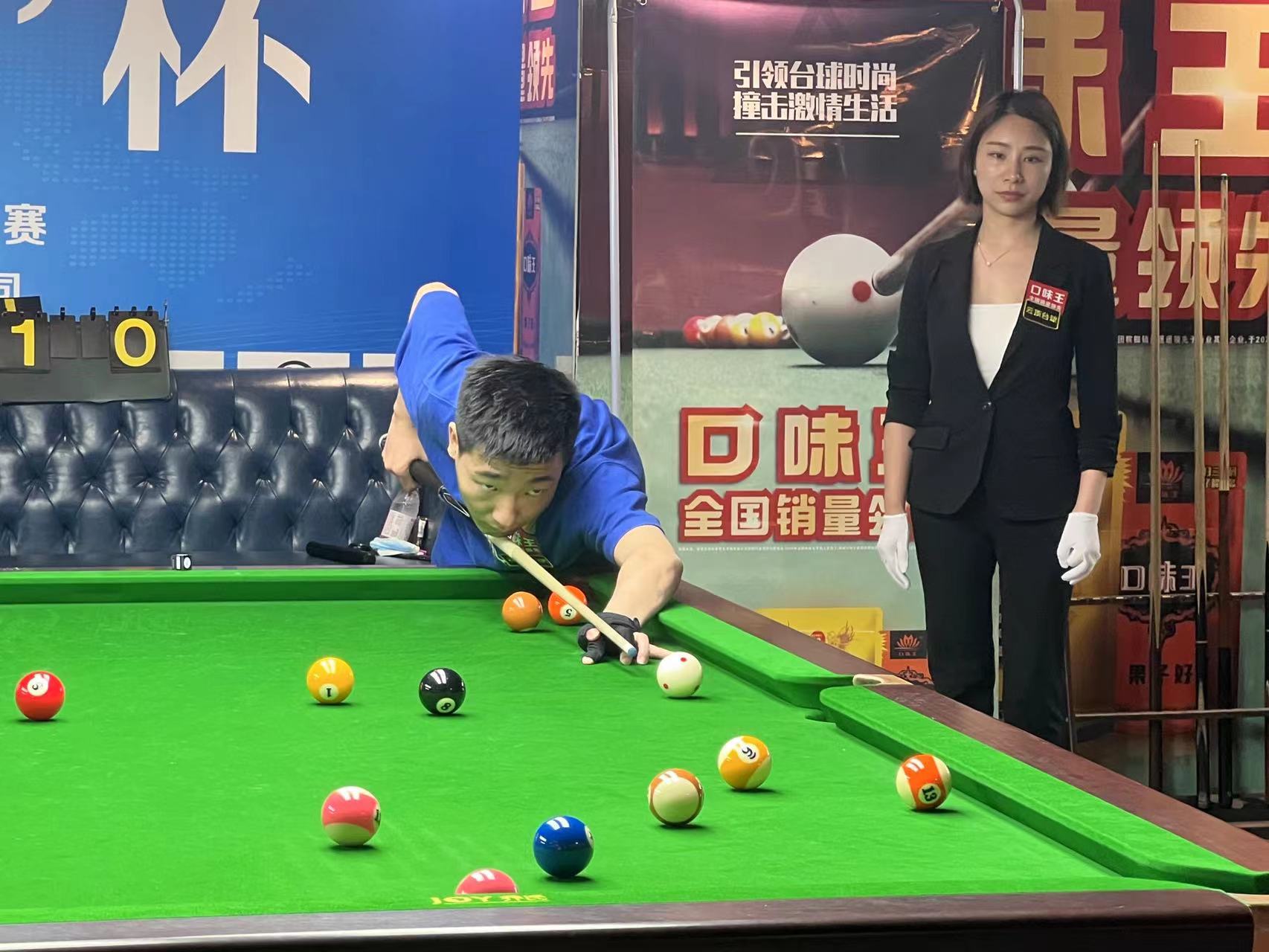 激烈赛场中 激烈赛场中